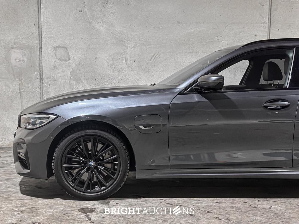 BMW 330e Touring M-Sport Business Edition Plus 292pk 2022 3-serie G21, X-990-TH