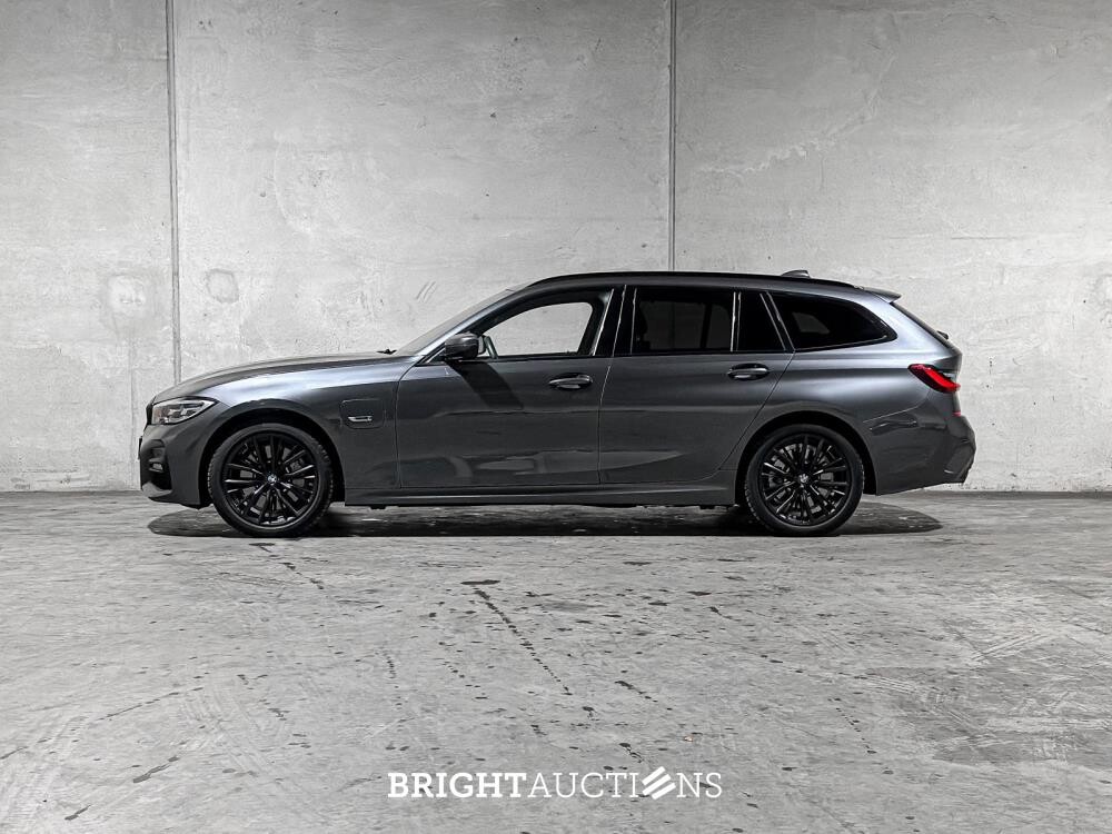 BMW 330e Touring M-Sport Business Edition Plus 292pk 2022 3-serie G21, X-990-TH