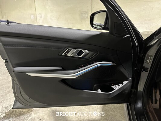 BMW 330e Touring M-Sport Business Edition Plus 292pk 2022 3-serie G21, X-990-TH