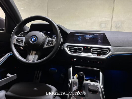 BMW 330e Touring M-Sport Business Edition Plus 292pk 2022 3-serie G21, X-990-TH