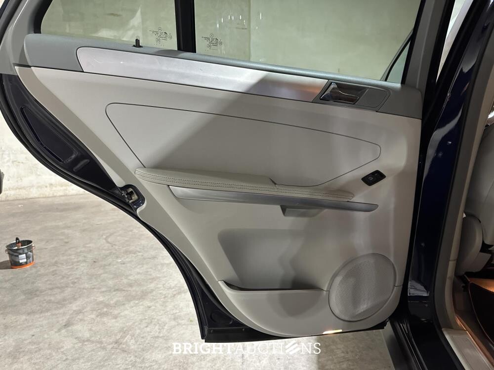 Mercedes-Benz ML500 5.0 V8 306pk 2006 M-klasse, K-267-VB Youngtimer