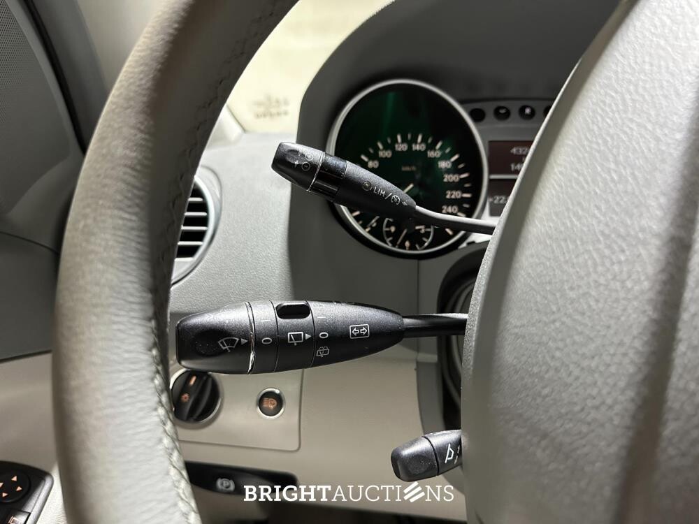 Mercedes-Benz ML500 5.0 V8 306pk 2006 M-klasse, K-267-VB Youngtimer