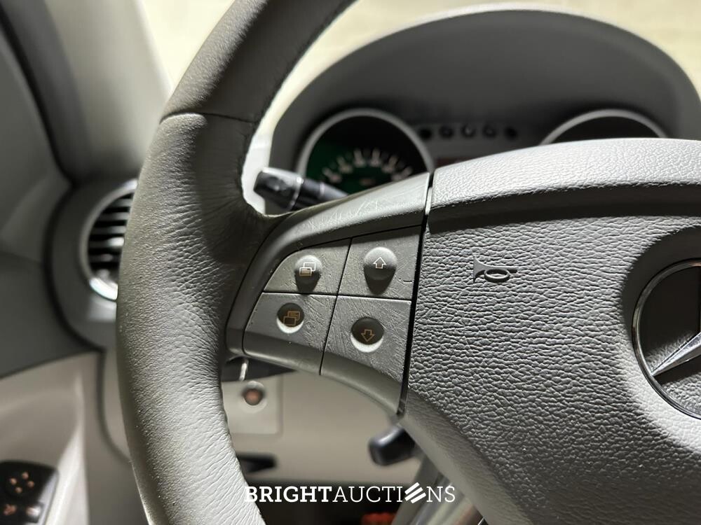 Mercedes-Benz ML500 5.0 V8 306pk 2006 M-klasse, K-267-VB Youngtimer