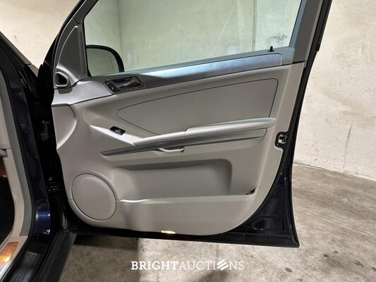 Mercedes-Benz ML500 5.0 V8 306pk 2006 M-klasse, K-267-VB Youngtimer