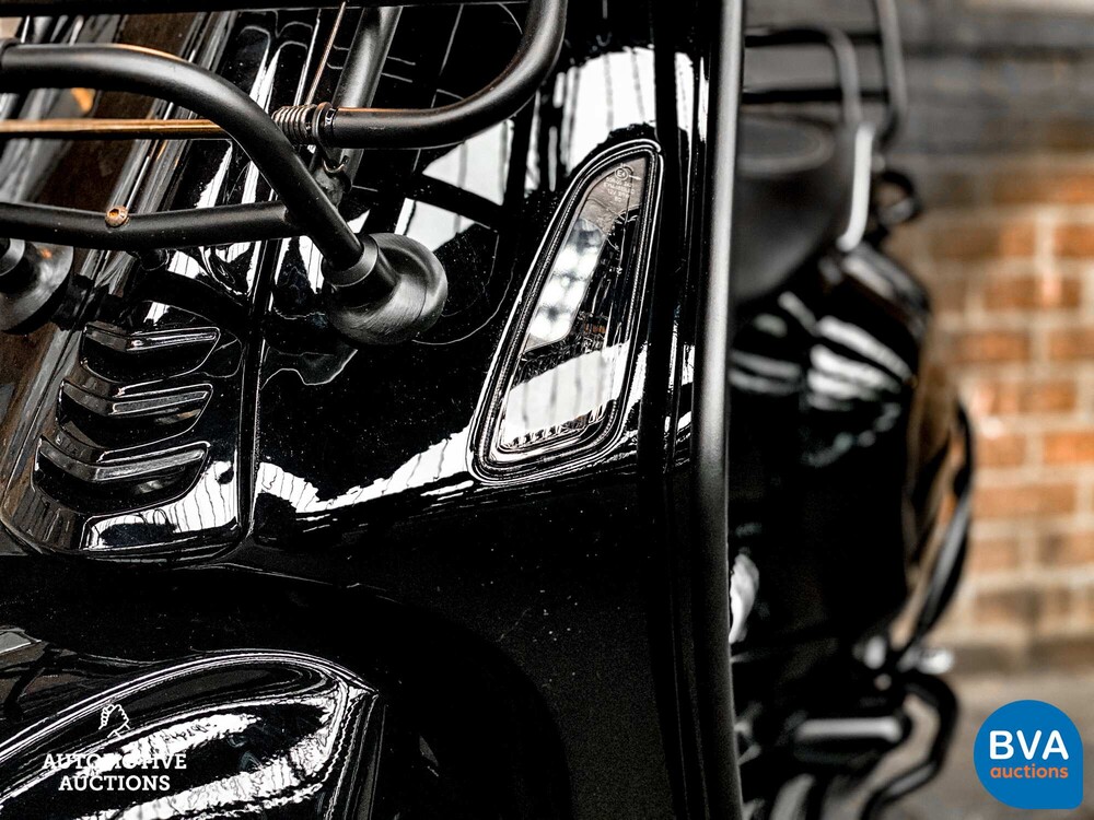*BLACK on BLACK* Piaggio Vespa Sprint FULL OPTION, DLX-34-T