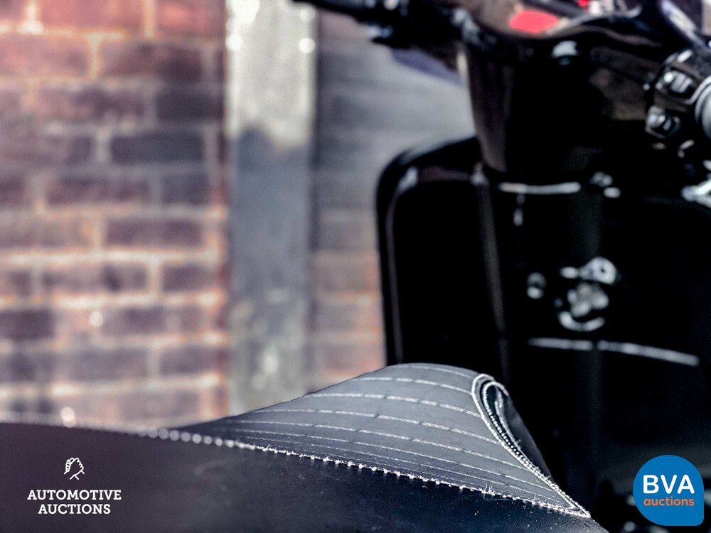 *BLACK on BLACK* Piaggio Vespa Sprint FULL OPTION, DLX-34-T