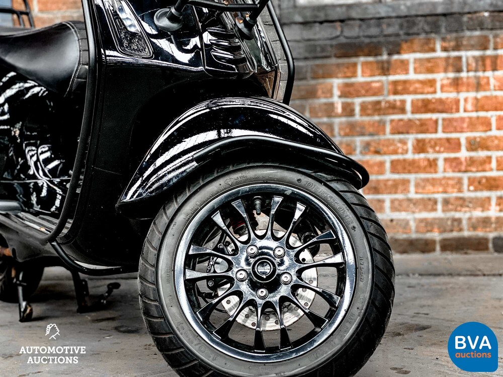 *BLACK on BLACK* Piaggio Vespa Sprint FULL OPTION, DLX-34-T