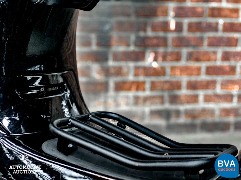 *BLACK on BLACK* Piaggio Vespa Sprint FULL OPTION, DLX-34-T