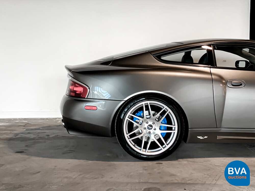 Aston Martin Vanquish 5.9 V12 466 PS 2003.