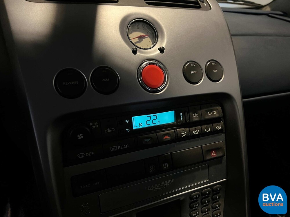 Aston Martin Vanquish 5.9 V12 466 PS 2003.