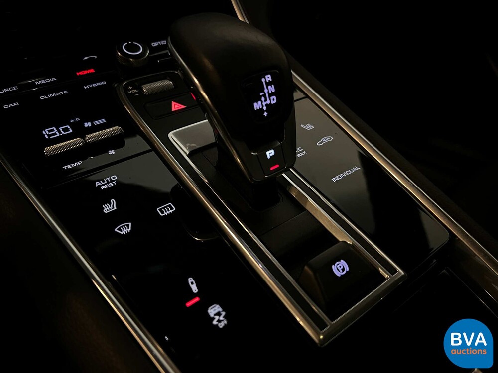 Porsche Panamera 4 Sport Turismo E-Hybrid SportChrono 462pk 2017 Plug-In Hybrid NW MODELL.