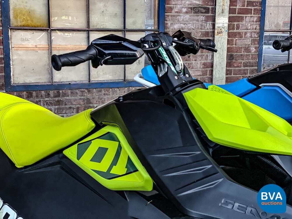 Seadoo Spark 3-up Trixx 90hp Watercraft Sea-Doo 2022 Jet Ski 3-Person Sea Doo.