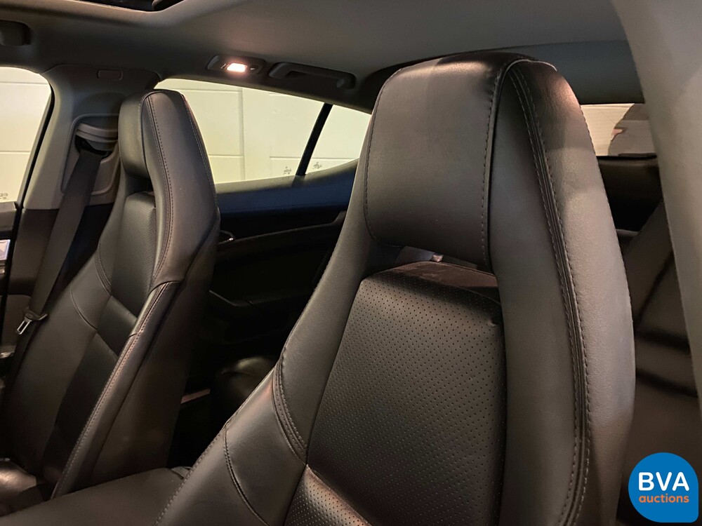Porsche Panamera S3.0 Hybrid-Tiptronic8 333 PS 2011, 27-ZSP-9.