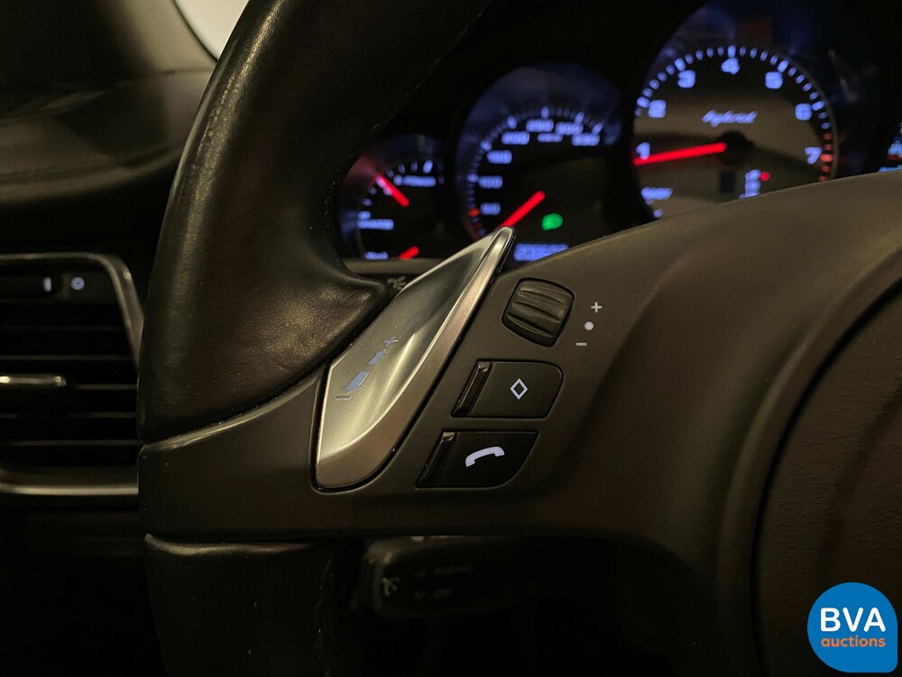 Porsche Panamera S3.0 Hybrid-Tiptronic8 333 PS 2011, 27-ZSP-9.