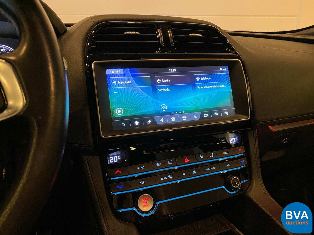 Jaguar F Pace 3.0S 30d AWD 300PS 2016 -Org. NL-, JR-370-K.