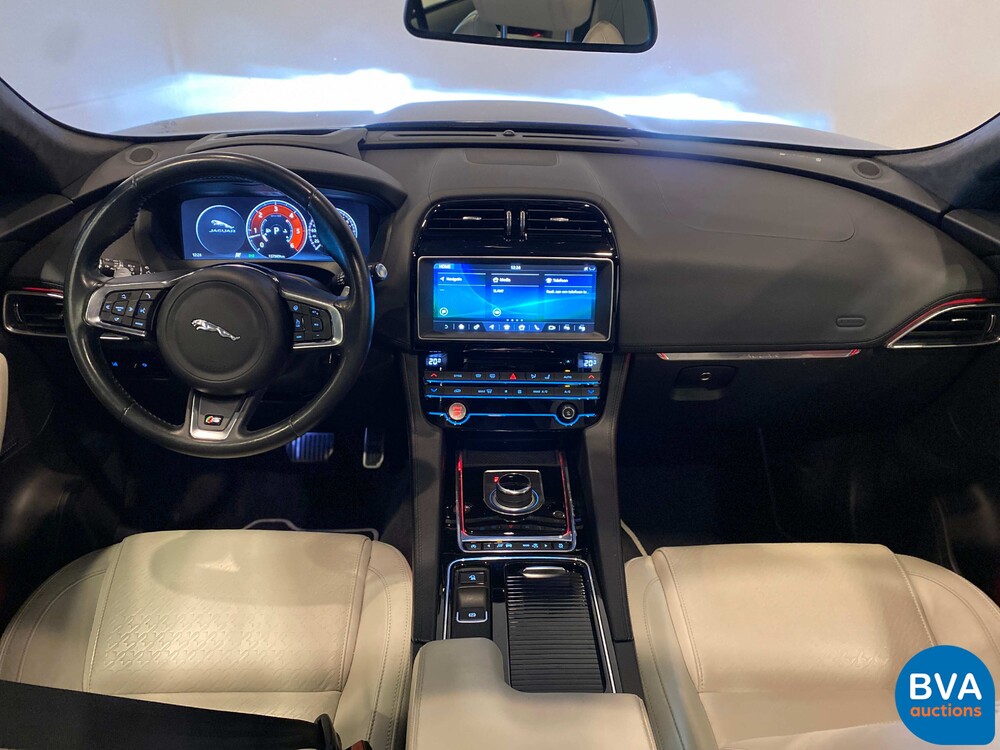 Jaguar F Pace 3.0S 30d AWD 300PS 2016 -Org. NL-, JR-370-K.