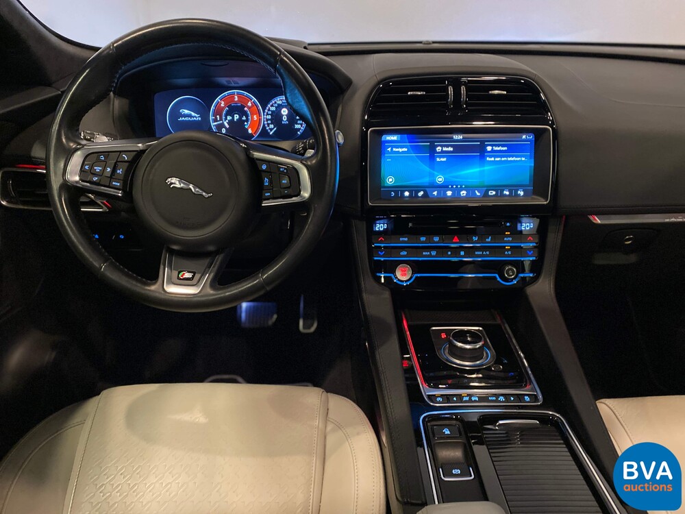 Jaguar F Pace 3.0S 30d AWD 300PS 2016 -Org. NL-, JR-370-K.