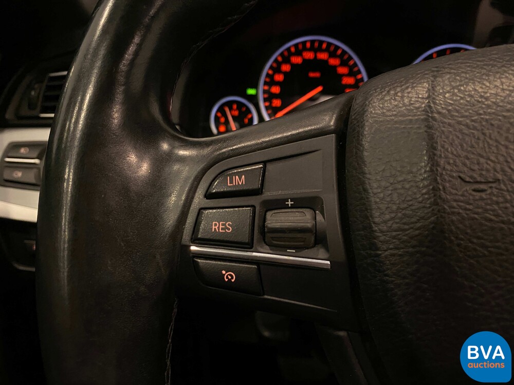 BMW 520i Touring M-Sport High Executive 5er 184pk 2012, TZ-432-N.