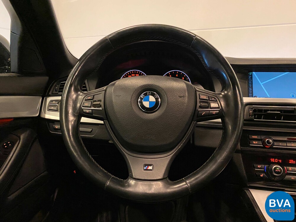 BMW 520i Touring M-Sport High Executive 5er 184pk 2012, TZ-432-N.