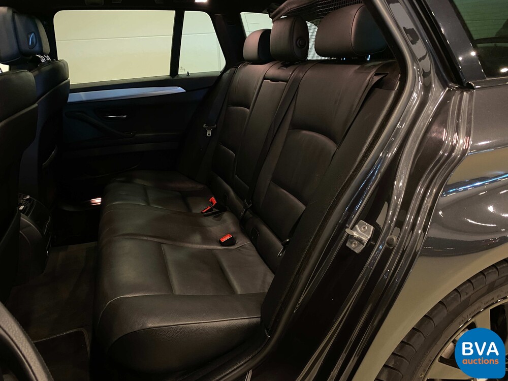BMW 520i Touring M-Sport High Executive 5er 184pk 2012, TZ-432-N.