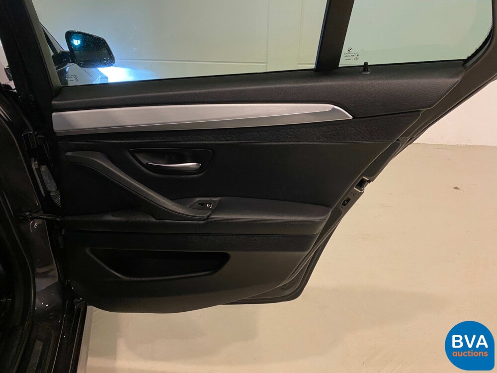 BMW 520i Touring M-Sport High Executive 5er 184pk 2012, TZ-432-N.