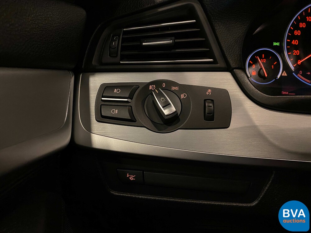 BMW 520i Touring M-Sport High Executive 5er 184pk 2012, TZ-432-N.