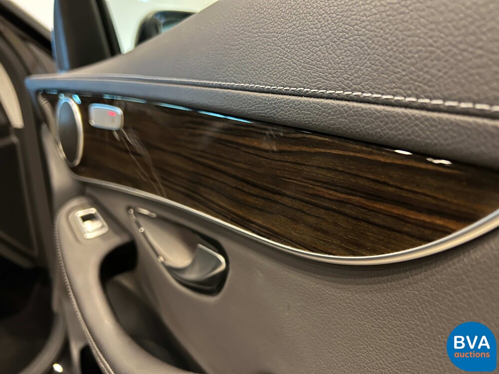 Mercedes-Benz GLC200 4MATIC 197 PS 2020, niederländische Zulassung.