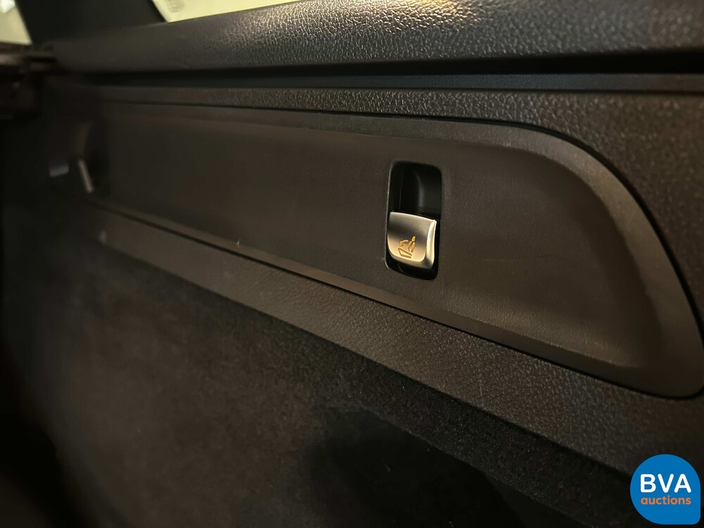 Mercedes-Benz GLC200 4MATIC 197 PS 2020, niederländische Zulassung.