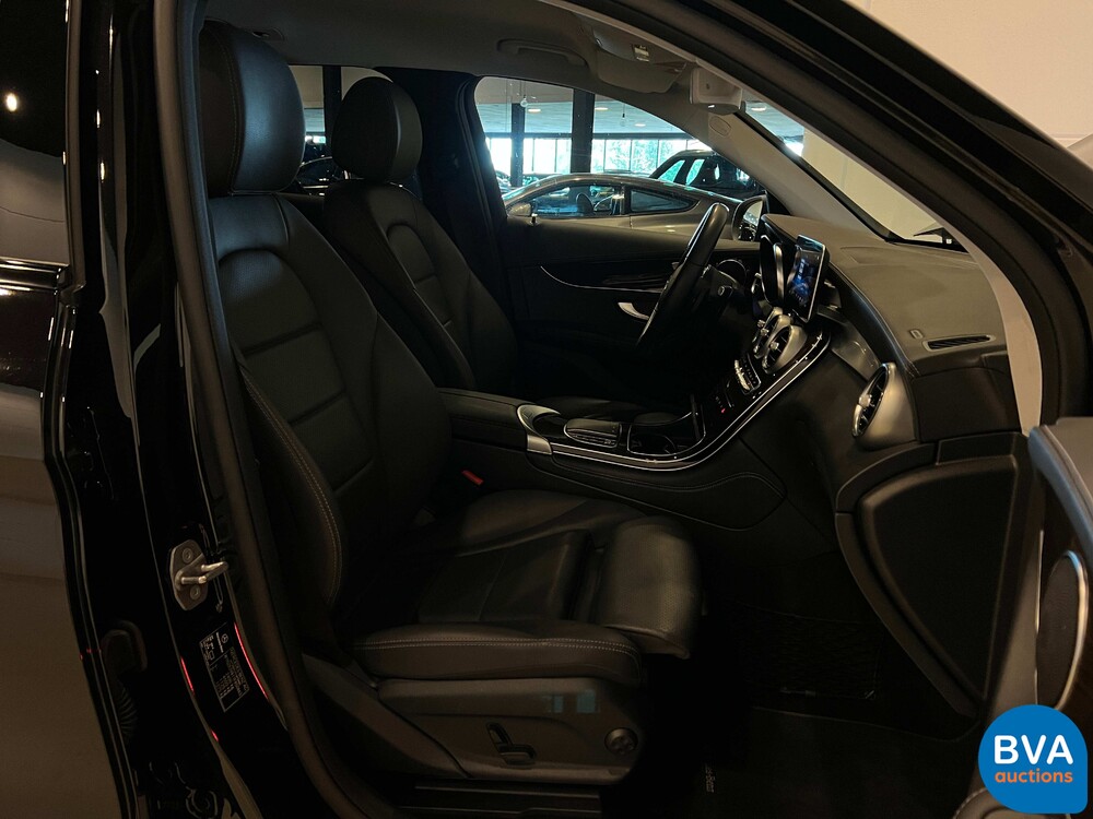 Mercedes-Benz GLC200 4MATIC 197 PS 2020, niederländische Zulassung.