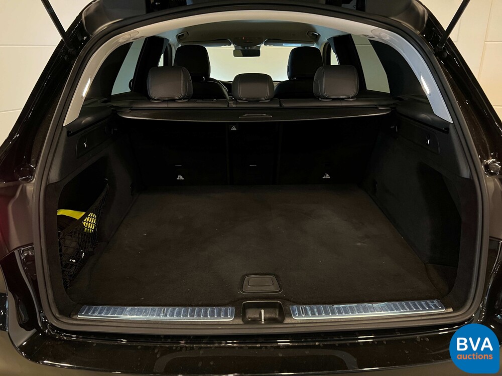 Mercedes-Benz GLC200 4MATIC 197 PS 2020, niederländische Zulassung.