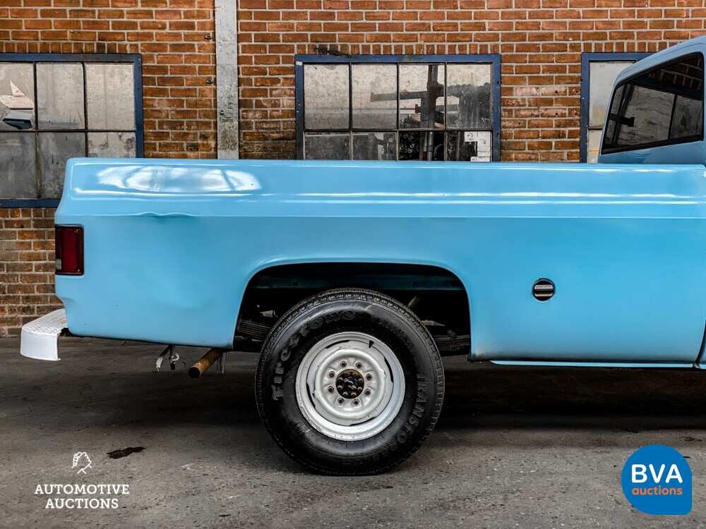 Chevrolet C20 Pickup Deluxe 176 PS 1976.