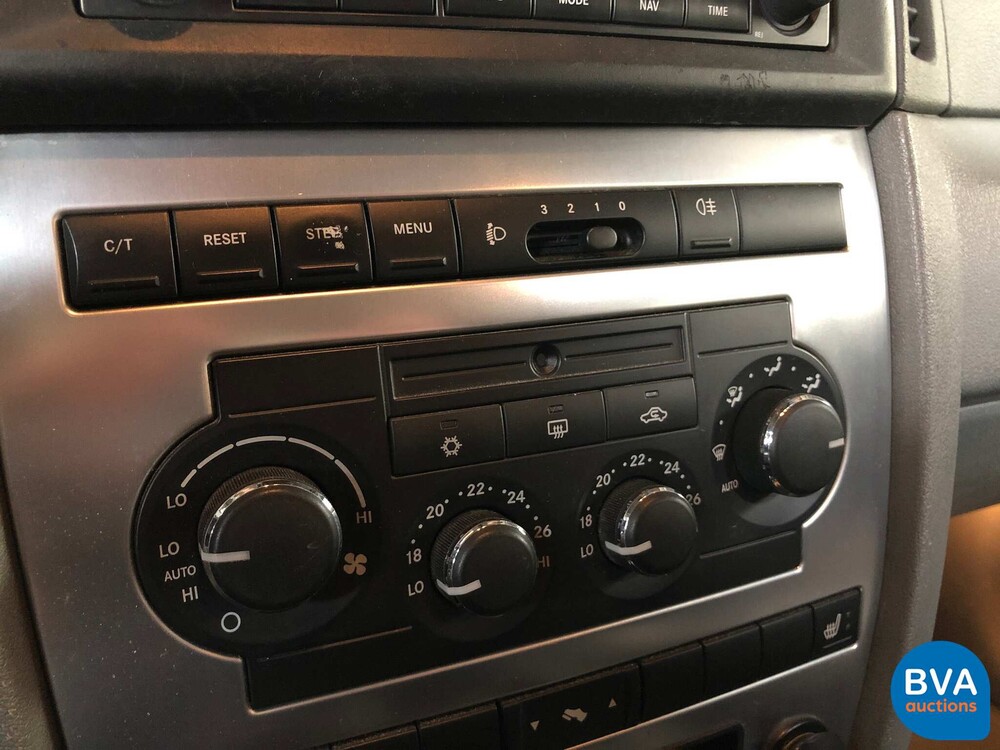 Jeep Grand Cherokee SRT6.1 V8 2007, graue Zulassung.