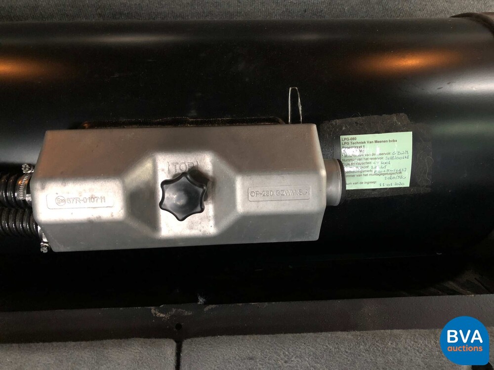 Jeep Grand Cherokee SRT6.1 V8 2007, graue Zulassung.