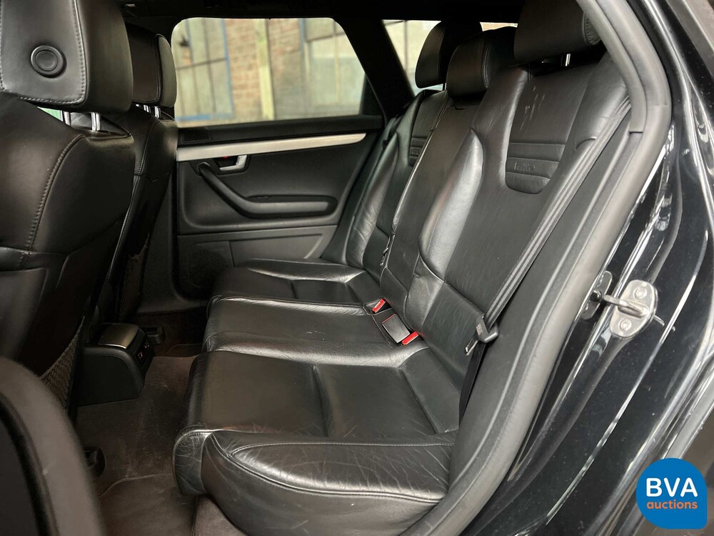 Audi S4 Avant 4.2 V8 quattro 344 PS 2003, 77-RXL-3.