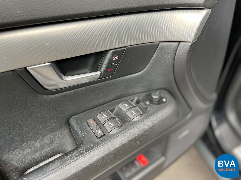 Audi S4 Avant 4.2 V8 quattro 344 PS 2003, 77-RXL-3.