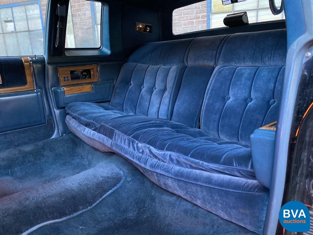 Cadillac Fleetwood Limousine 143 PS 1973.