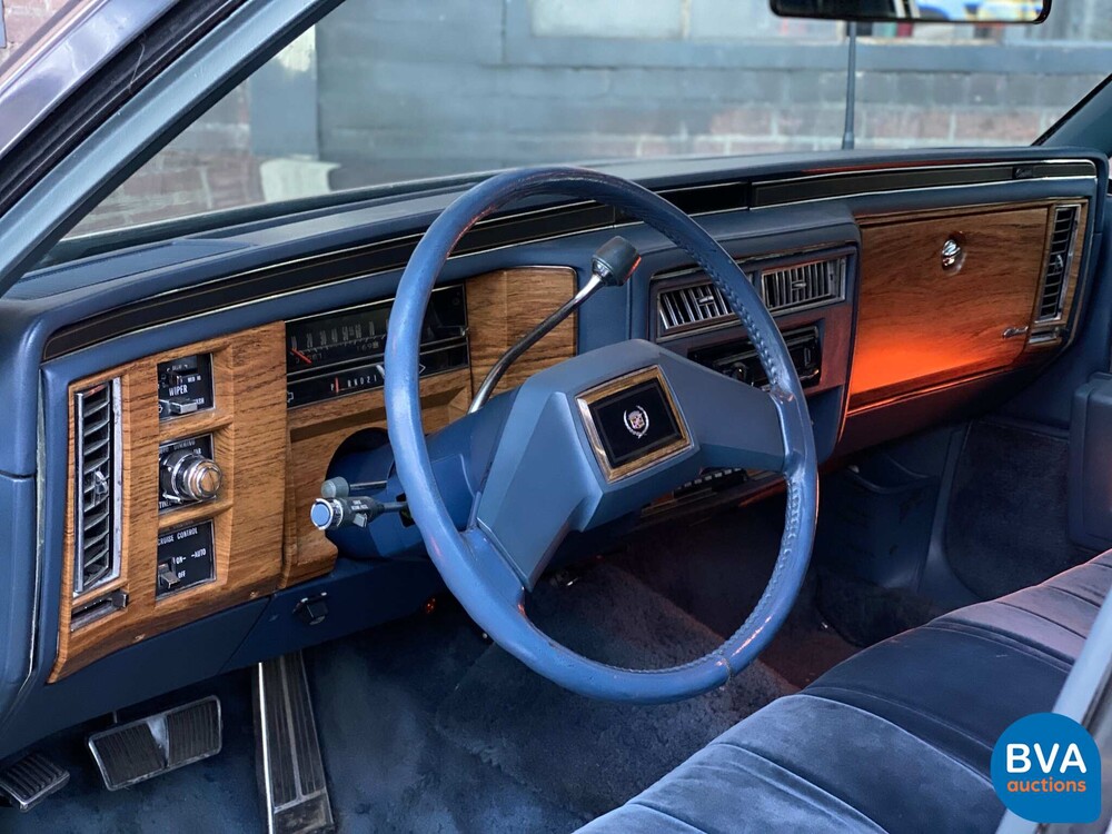 Cadillac Fleetwood Limousine 143 PS 1973.