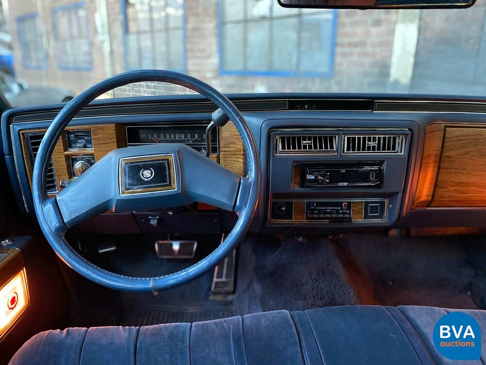 Cadillac Fleetwood Limousine 143 PS 1973.