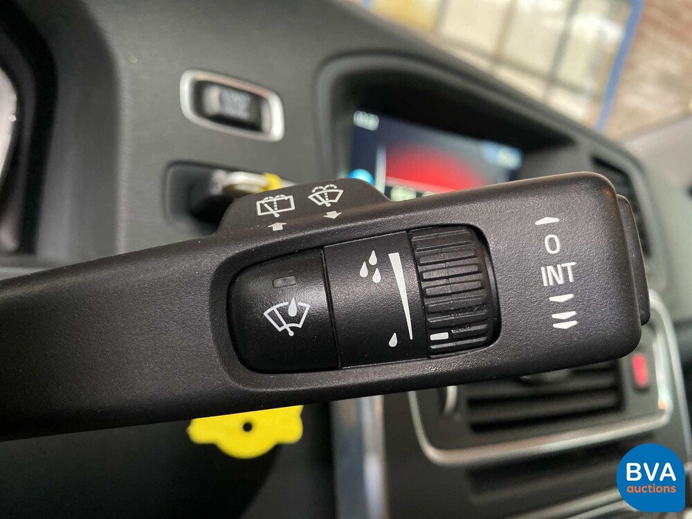 Volvo V60 2.5 T5 Cross Country 253 PS 2016, P-567-KV.