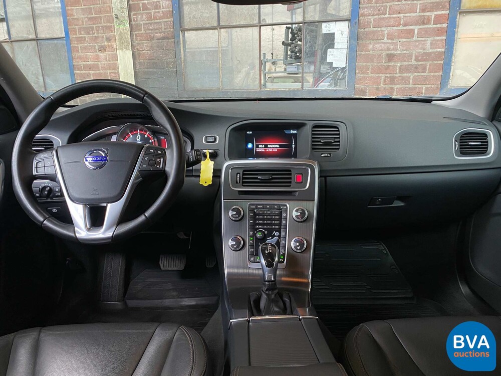 Volvo V60 2.5 T5 Cross Country 253 PS 2016, P-567-KV.
