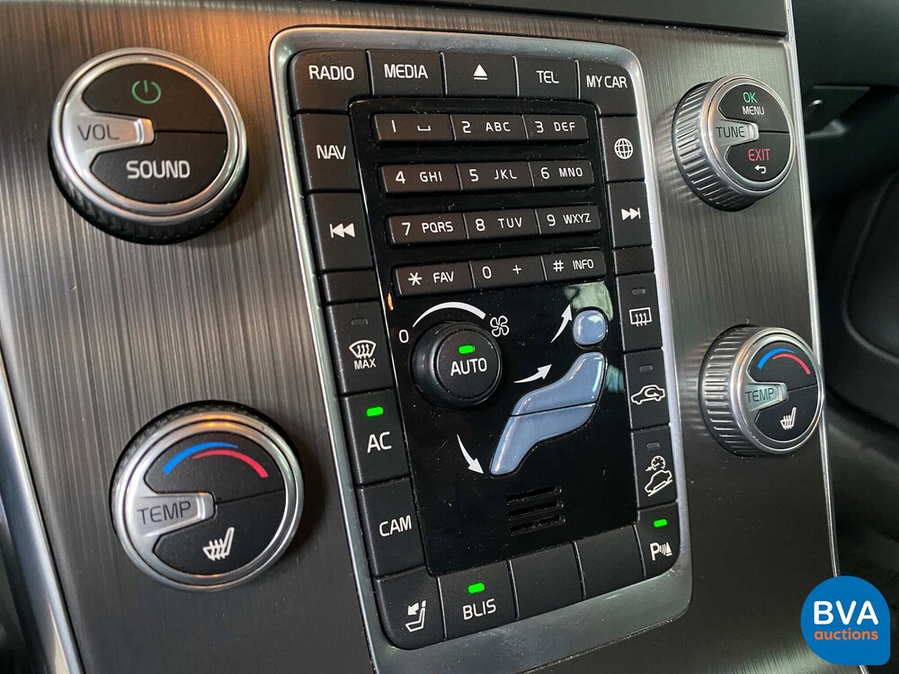 Volvo V60 2.5 T5 Cross Country 253 PS 2016, P-567-KV.