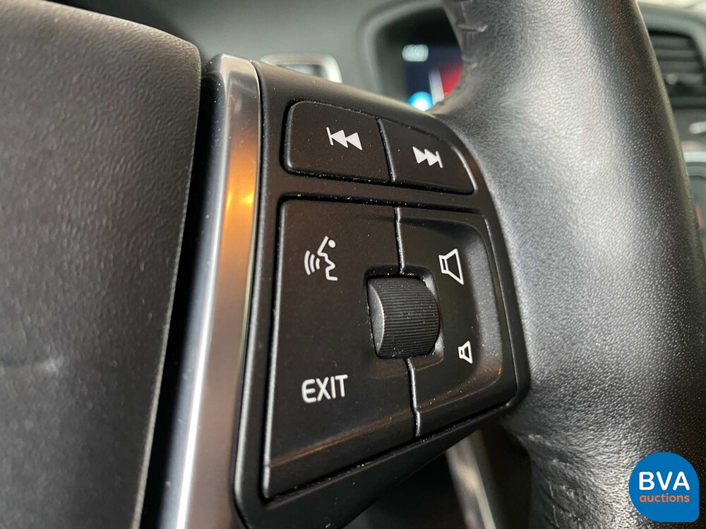 Volvo V60 2.5 T5 Cross Country 253 PS 2016, P-567-KV.