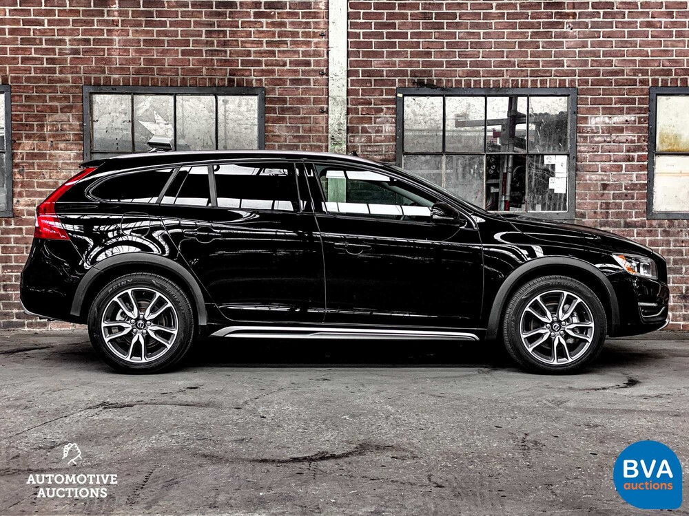 Volvo V60 2.5 T5 Cross Country 253 PS 2016, P-567-KV.