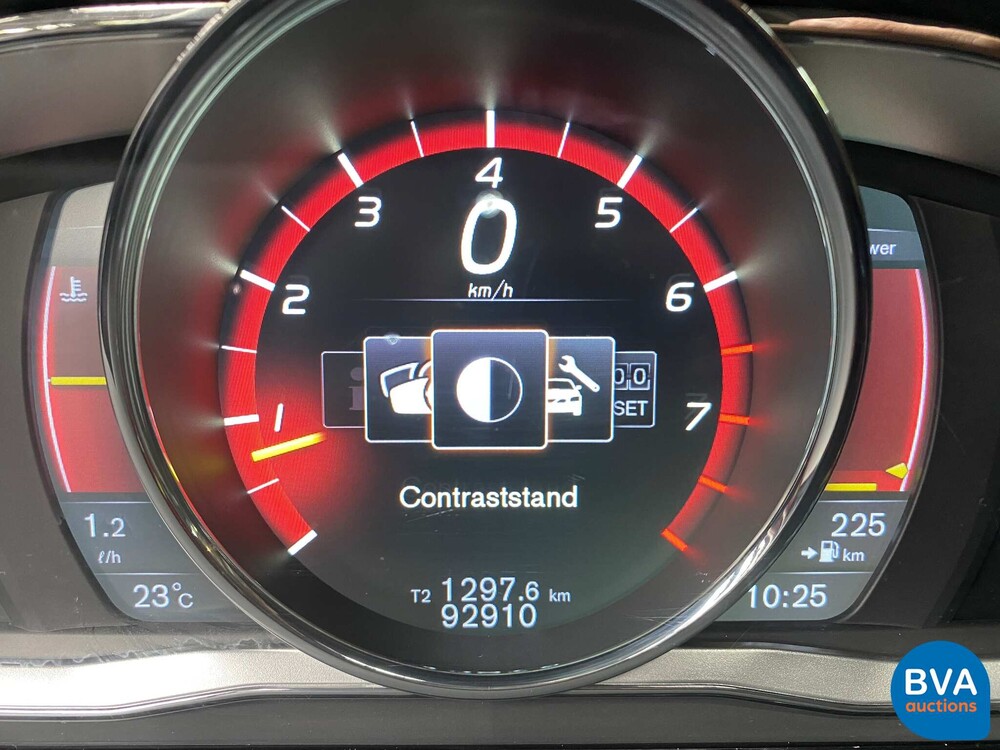 Volvo V60 2.5 T5 Cross Country 253 PS 2016, P-567-KV.