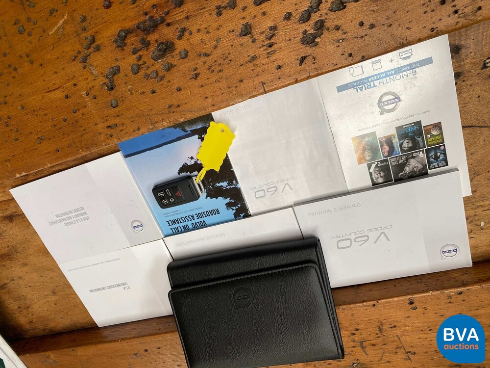 Volvo V60 2.5 T5 Cross Country 253 PS 2016, P-567-KV.