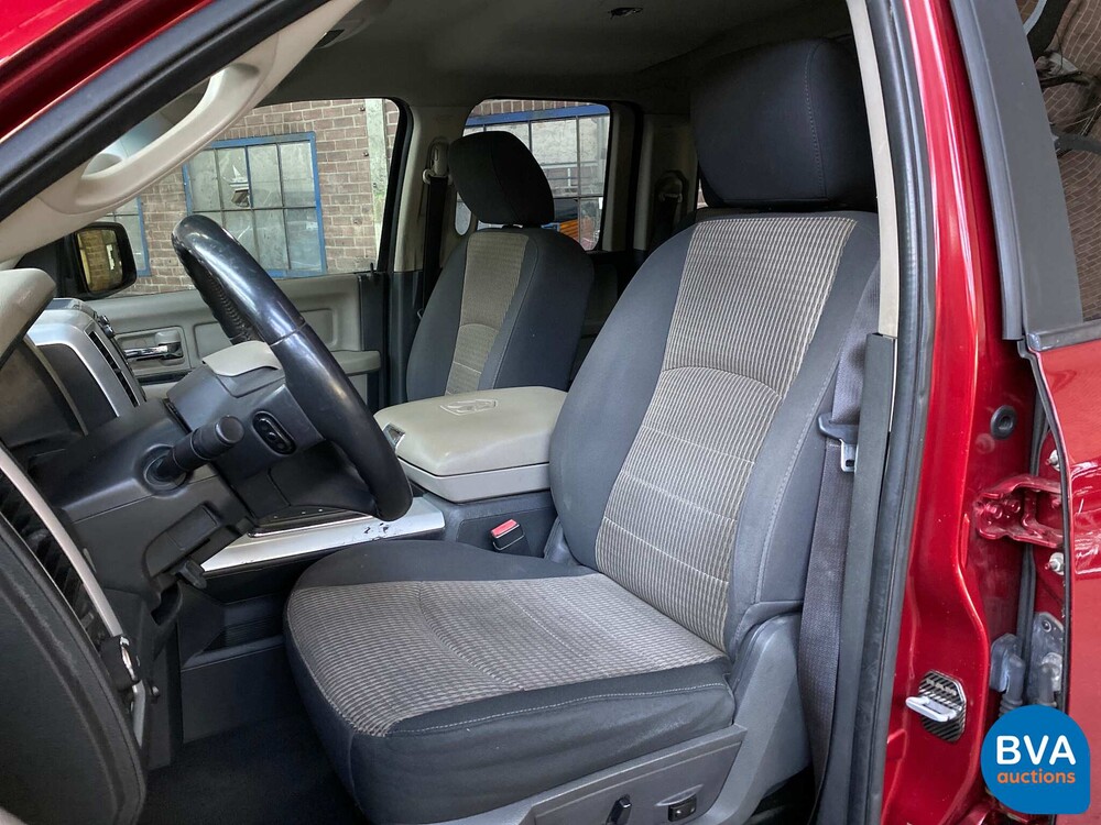 Dodge-RAM 1500 5.7 V8 4x4 Quad Cab 6'4 Pickup 2011.