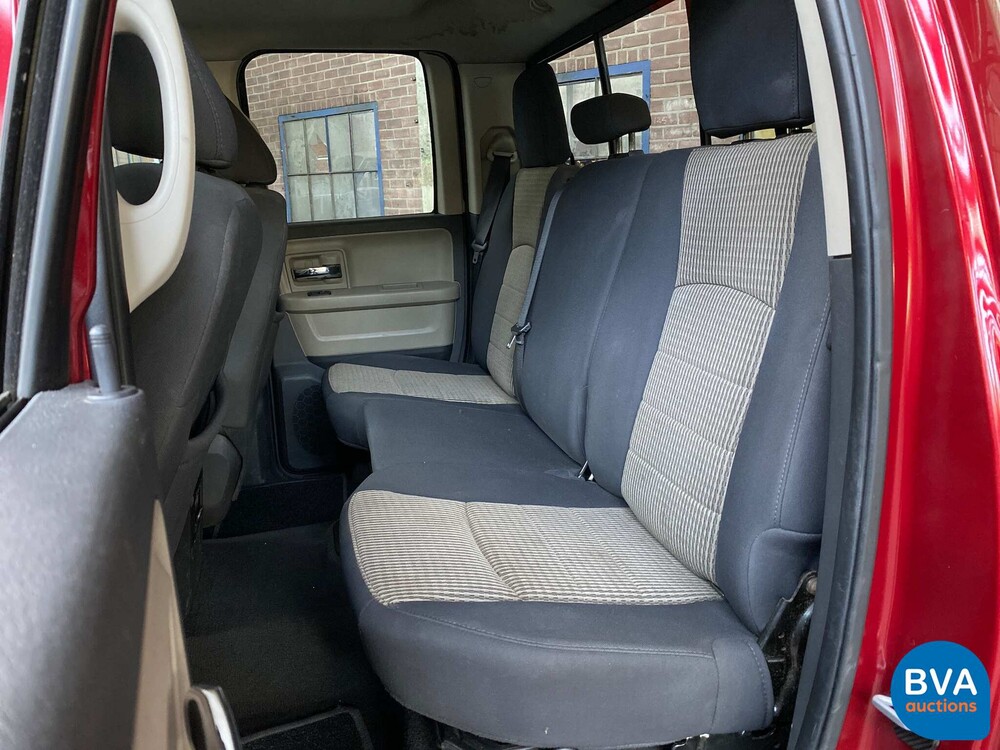 Dodge-RAM 1500 5.7 V8 4x4 Quad Cab 6'4 Pickup 2011.