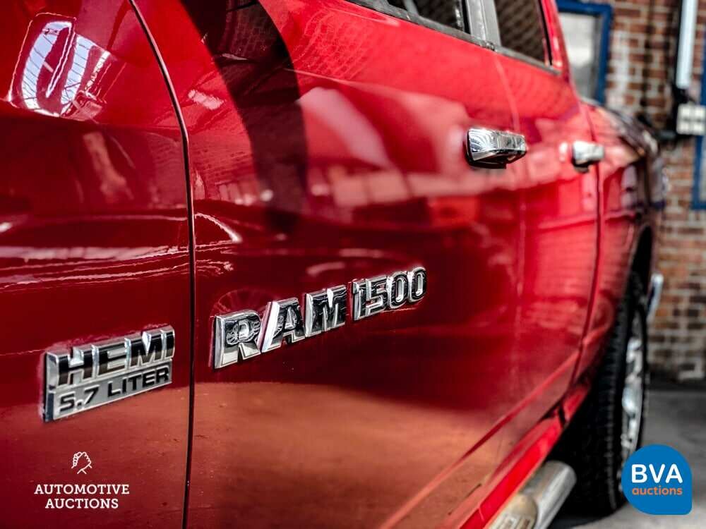 Dodge-RAM 1500 5.7 V8 4x4 Quad Cab 6'4 Pickup 2011.