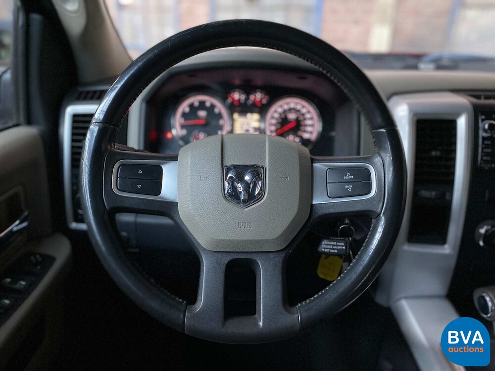 Dodge-RAM 1500 5.7 V8 4x4 Quad Cab 6'4 Pickup 2011.