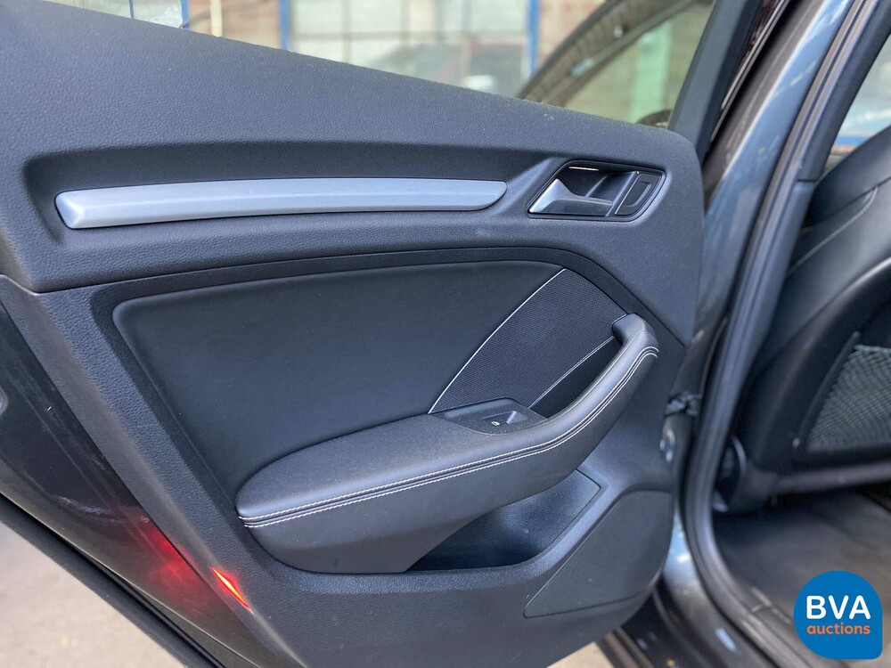 Audi A3 Sportback 1.6 TDI Ambition Sport Edition -Org.NL-2015, HB-279-X.